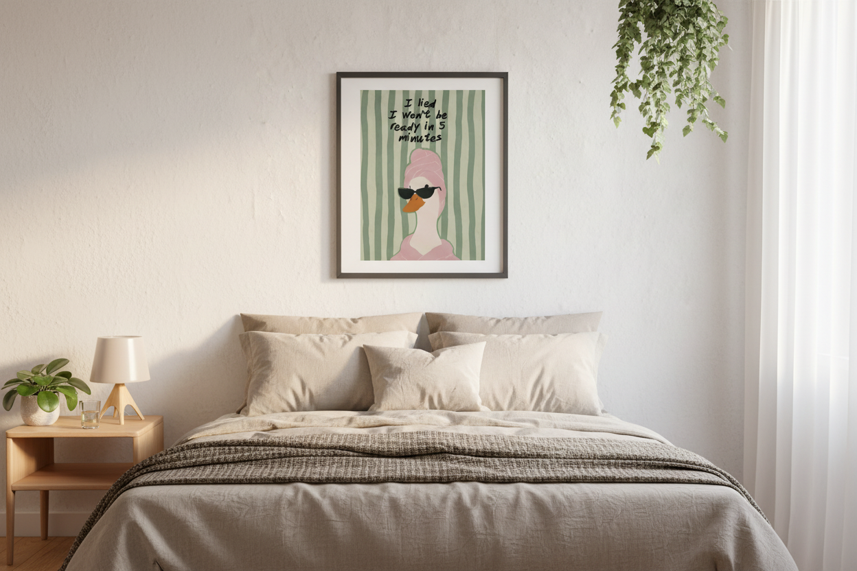 Affiche encadrée — « J'ai menti, je ne serai pas prête dans 5 minutes » Glam Swan Wall Art